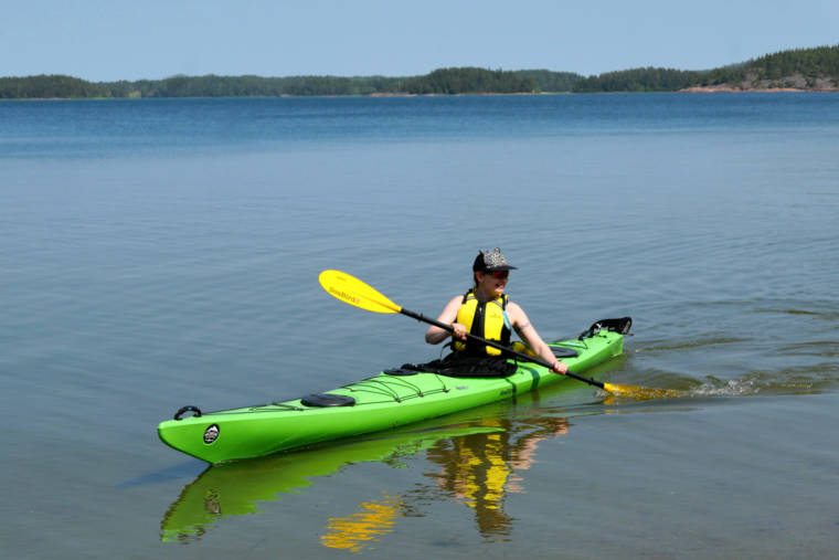 Paddling in Ölmos on Kimitoön. 